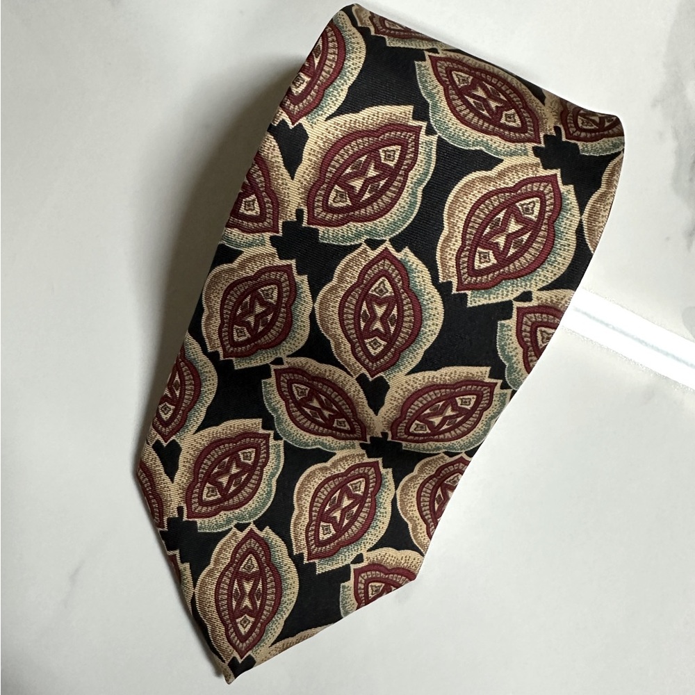 Preswick & Moore Men’s Silk Neck Tie in Black with Burgundy and Tan Print